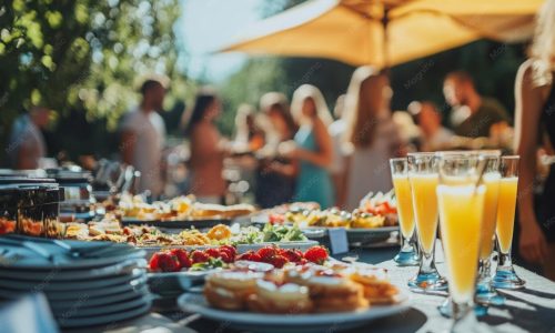 Buffet d'un brunch en plein air